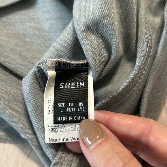 SHEIN Gray Lightweight Cropped 1/4 Zip Size L - Picture 6 of 10
